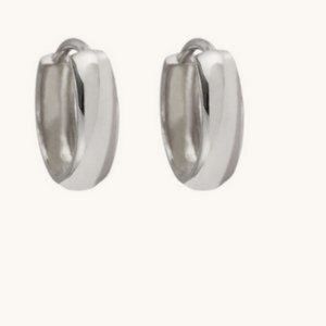 mejuri Bold Hoops Material: 14k White Gold